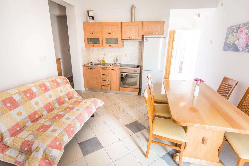 Apartments Basilea Biograd Na Moru Eksteriør bilde