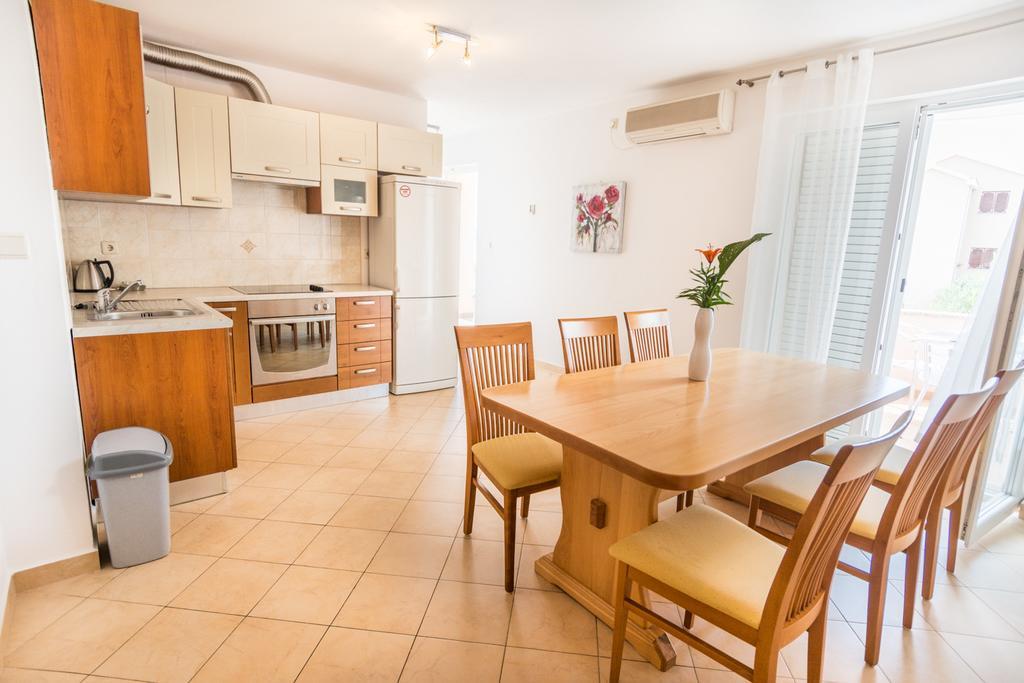 Apartments Basilea Biograd Na Moru Rom bilde