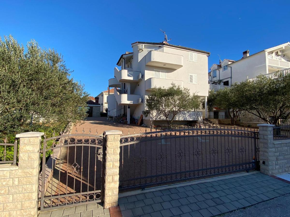 Apartments Basilea Biograd Na Moru Eksteriør bilde